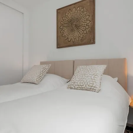 Casa Rosa - Prime Location With Pool And Parking Daire