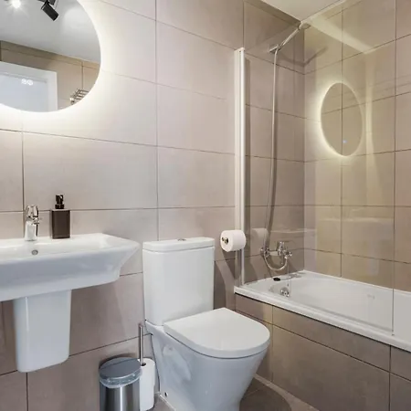 Apartment Casa Rosa - Prime Location With Pool And Parking