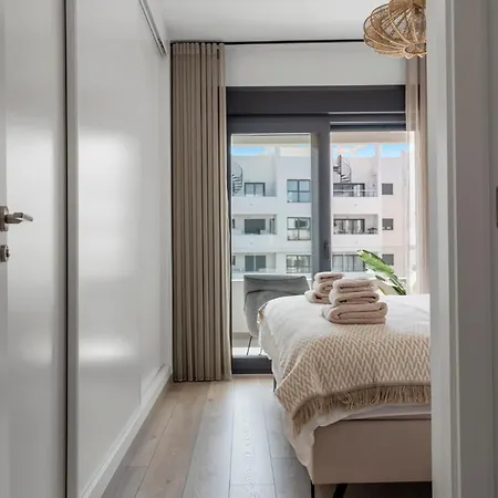 Casa Rosa - Prime Location With Pool And Parking Apartment Estepona