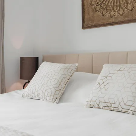 Casa Rosa - Prime Location With Pool And Parking