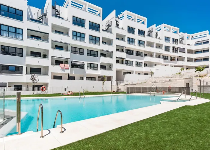 Casa Rosa - Prime Location With Pool And Parking * Estepona