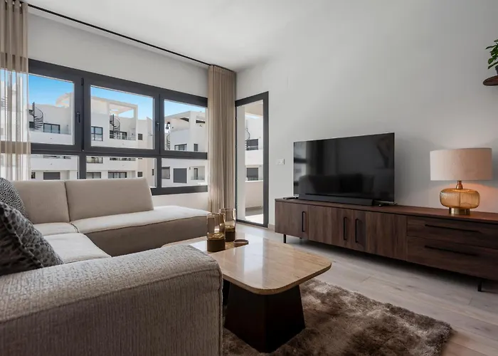 Apartment Casa Rosa - Prime Location With Pool And Parking Estepona