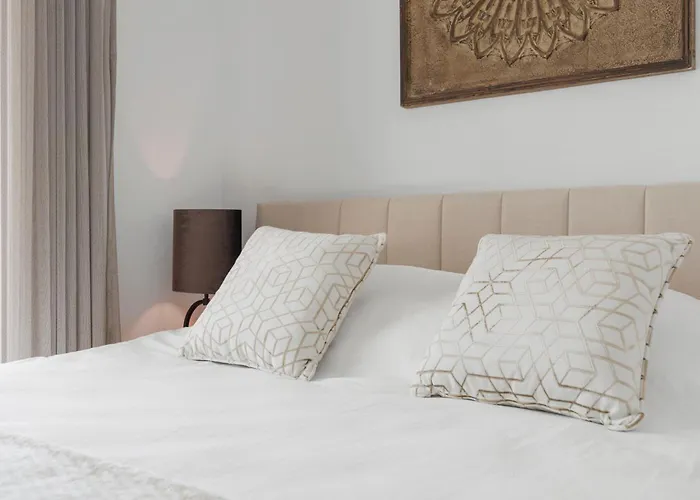 Casa Rosa - Prime Location With Pool And Parking