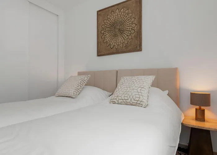 Casa Rosa - Prime Location With Pool And Parking Appartamento